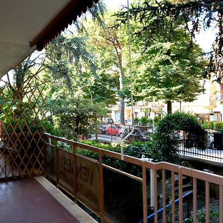 Apartamento L'Approdo del Re Caserta Exterior foto