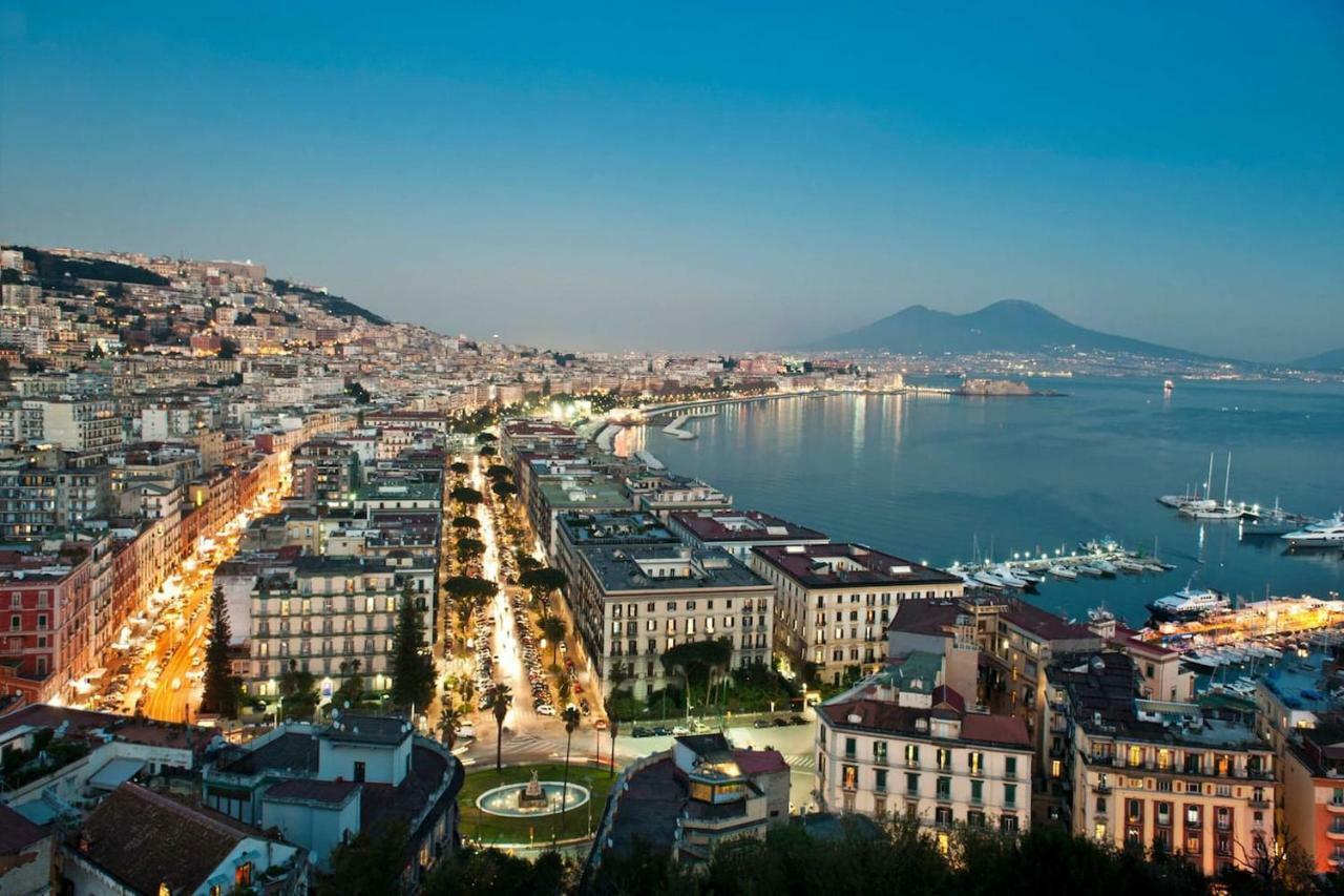 Apartamento L'Approdo del Re Caserta Exterior foto
