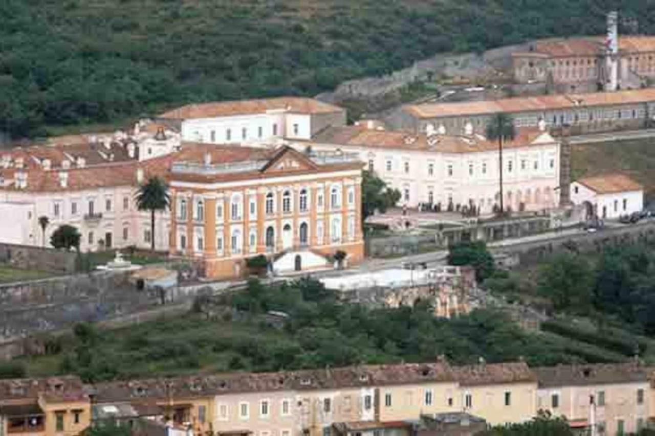 Apartamento L'Approdo del Re Caserta Exterior foto