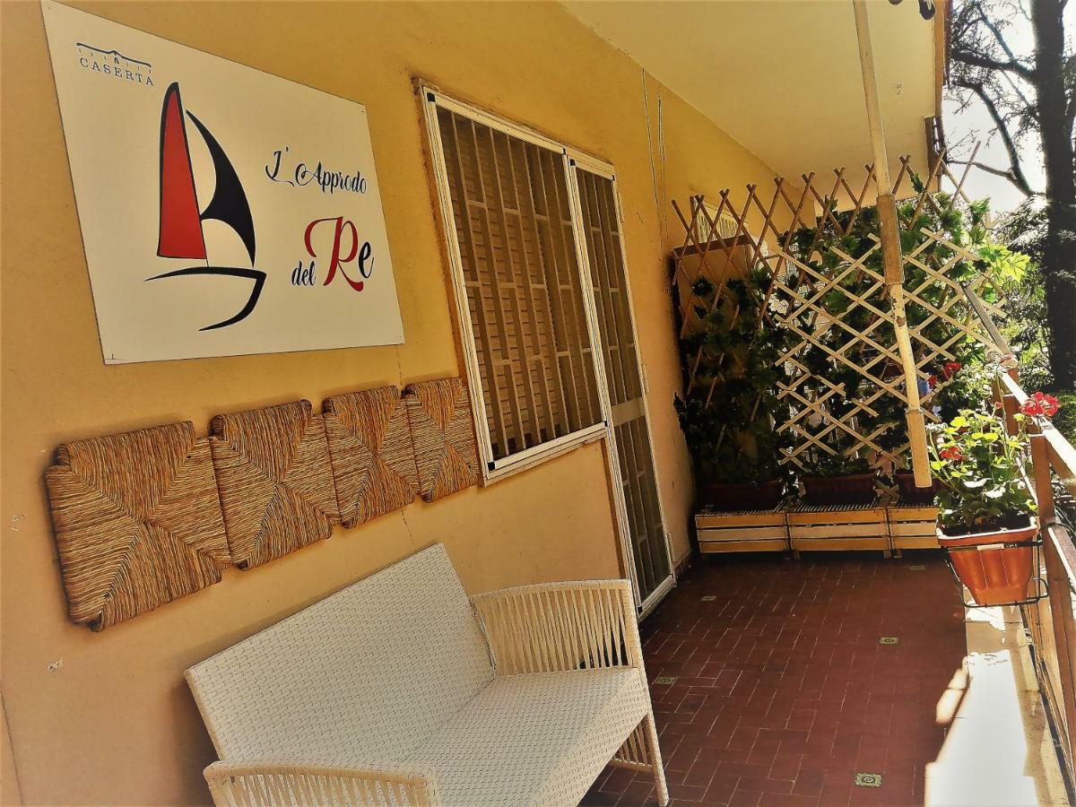 Apartamento L'Approdo del Re Caserta Exterior foto